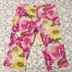 Multi-Flower Capri Pants